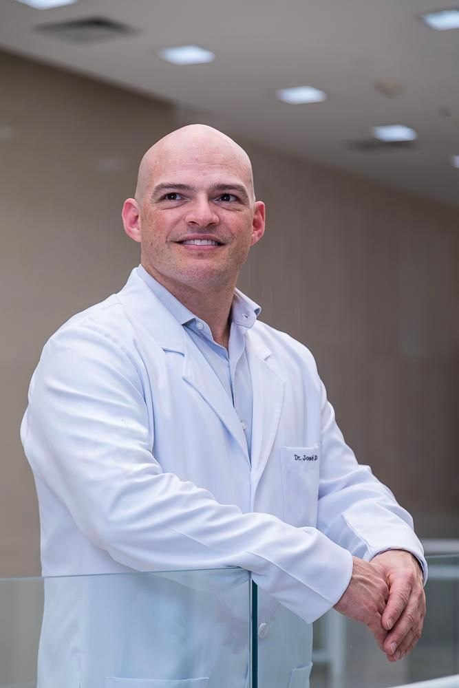 Dr. José Erasmo em ambiente hospitalar
